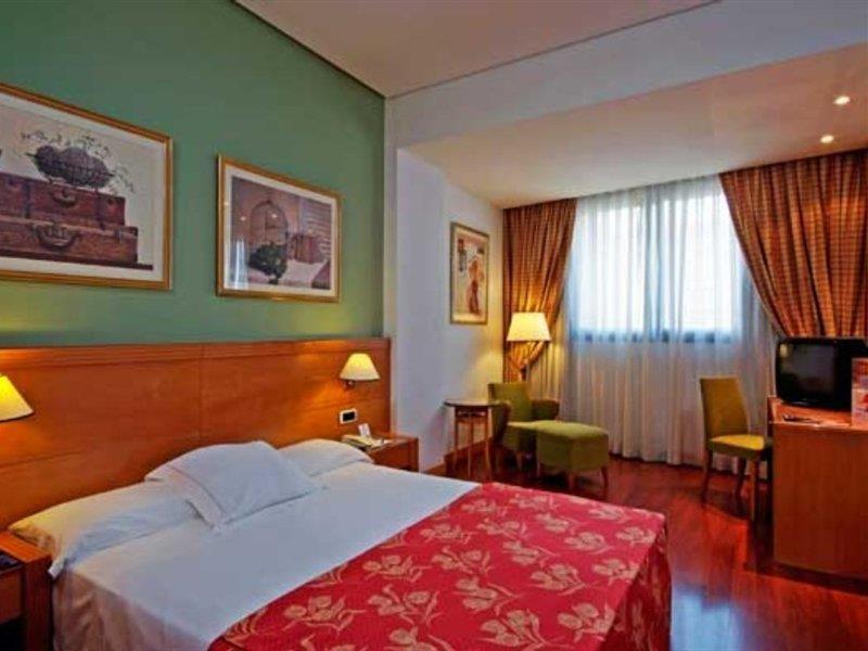 Hotel Malaga Alameda Centro Affiliated By Melia Room photo